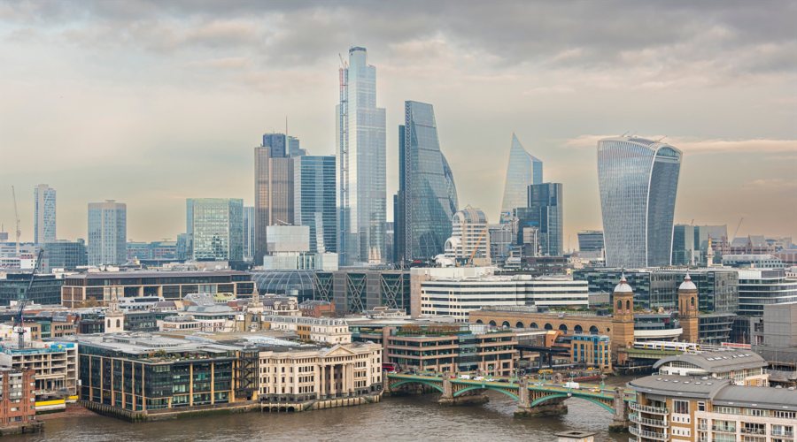 在攻坚克难中奋力前行——贯彻落实市两会精神系列评论之二