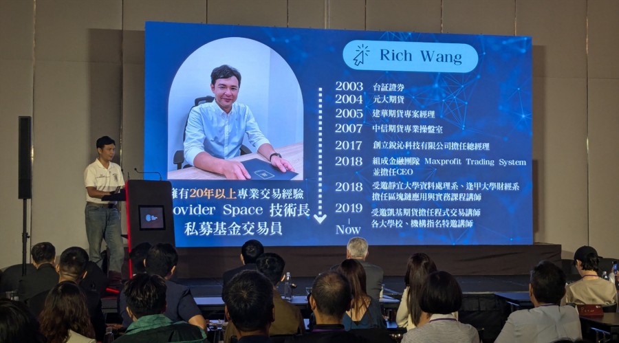 本周末港珠澳大桥将迎通关高峰 天气多变需谨慎驾驶