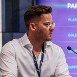 36面锦旗背后的仁心——记“广东好人”李真艮