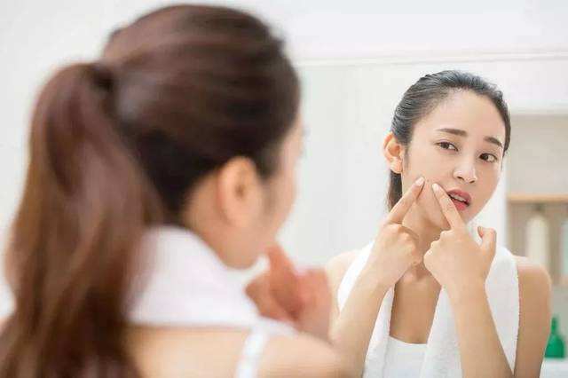 今年上半年新能源汽车市场渗透率达44.3% ，创同期历史新高