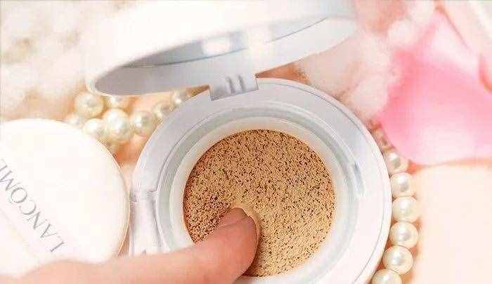 2025年8月电影总票房破30亿 《南京照相馆》领跑